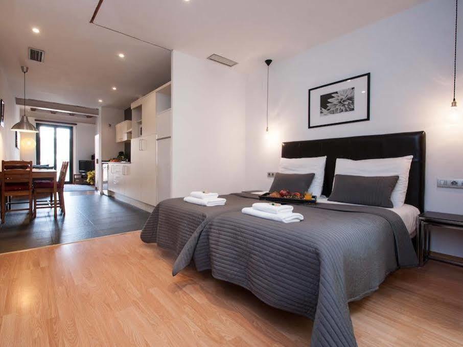 Short Stay Group Liceu Serviced Apartments バルセロナ エクステリア 写真