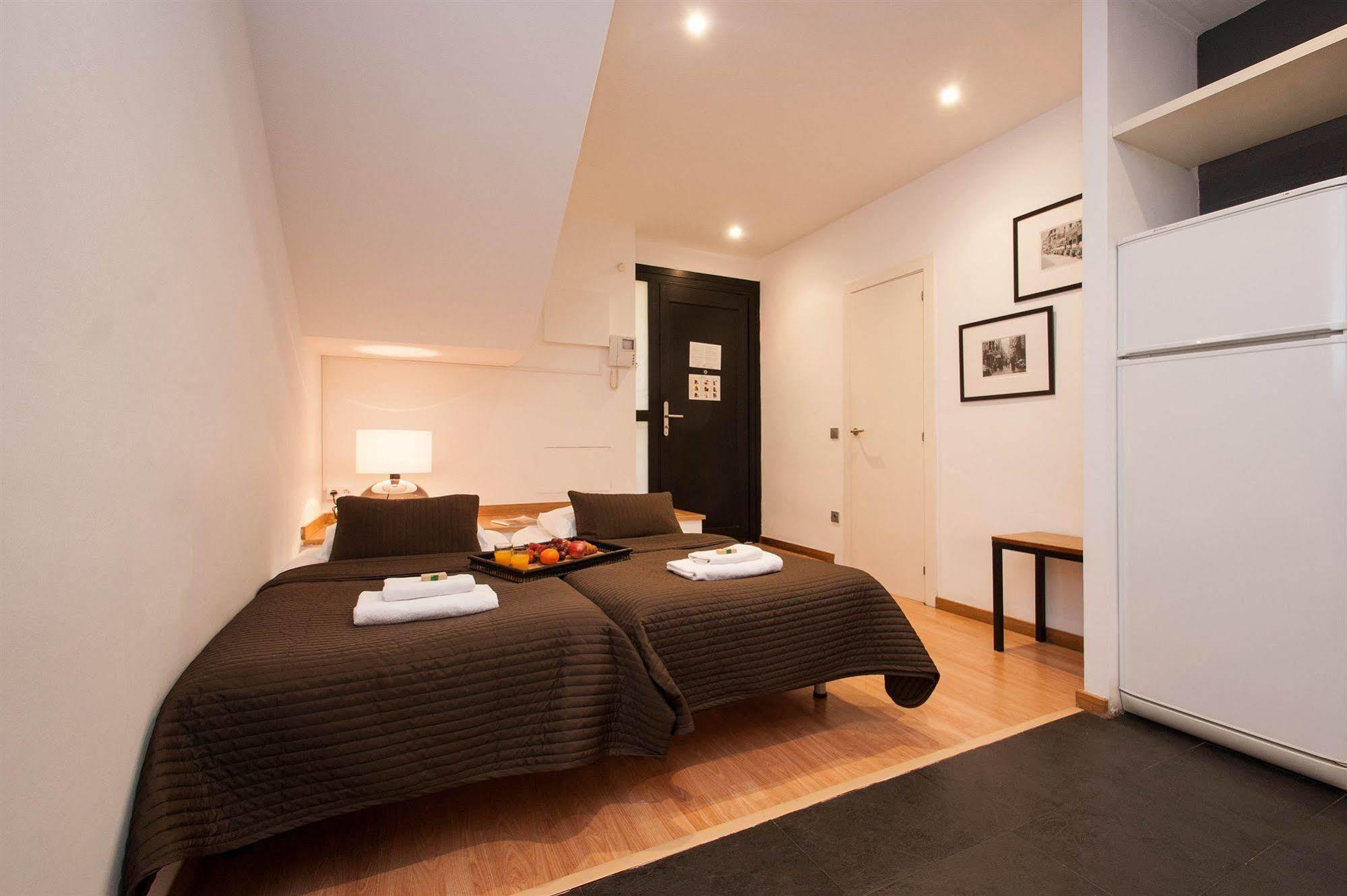 Short Stay Group Liceu Serviced Apartments バルセロナ エクステリア 写真