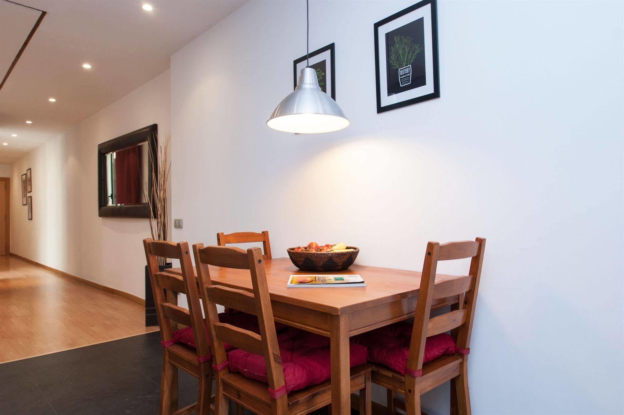 Short Stay Group Liceu Serviced Apartments バルセロナ エクステリア 写真