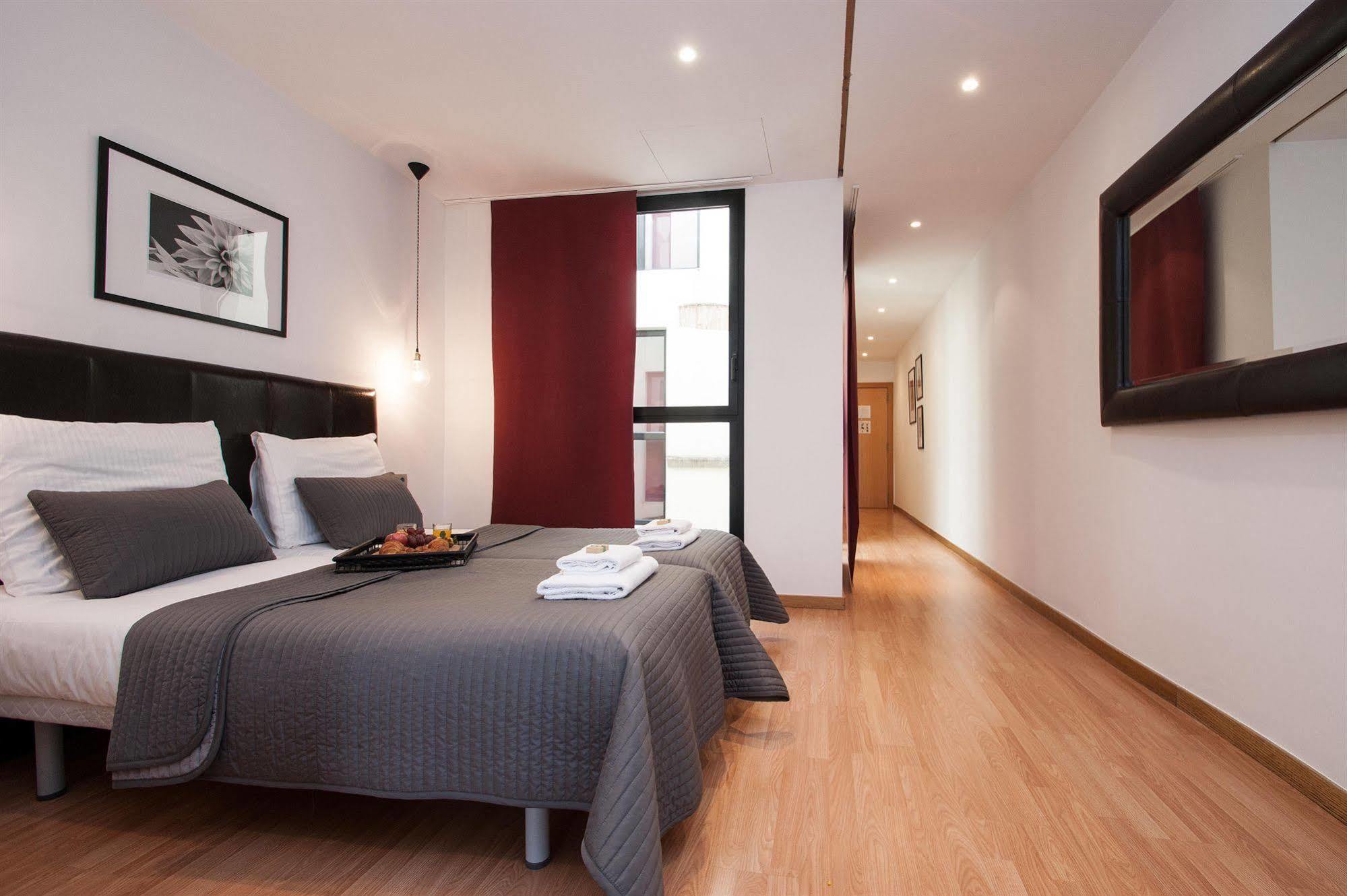 Short Stay Group Liceu Serviced Apartments バルセロナ エクステリア 写真