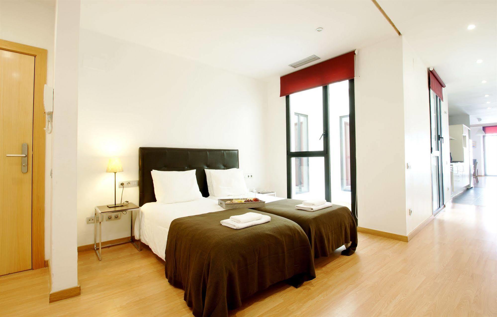 Short Stay Group Liceu Serviced Apartments バルセロナ エクステリア 写真